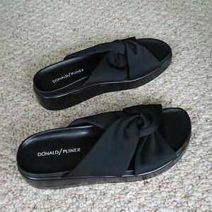 Donald Pliner Folley black slide Sandal size 7 M